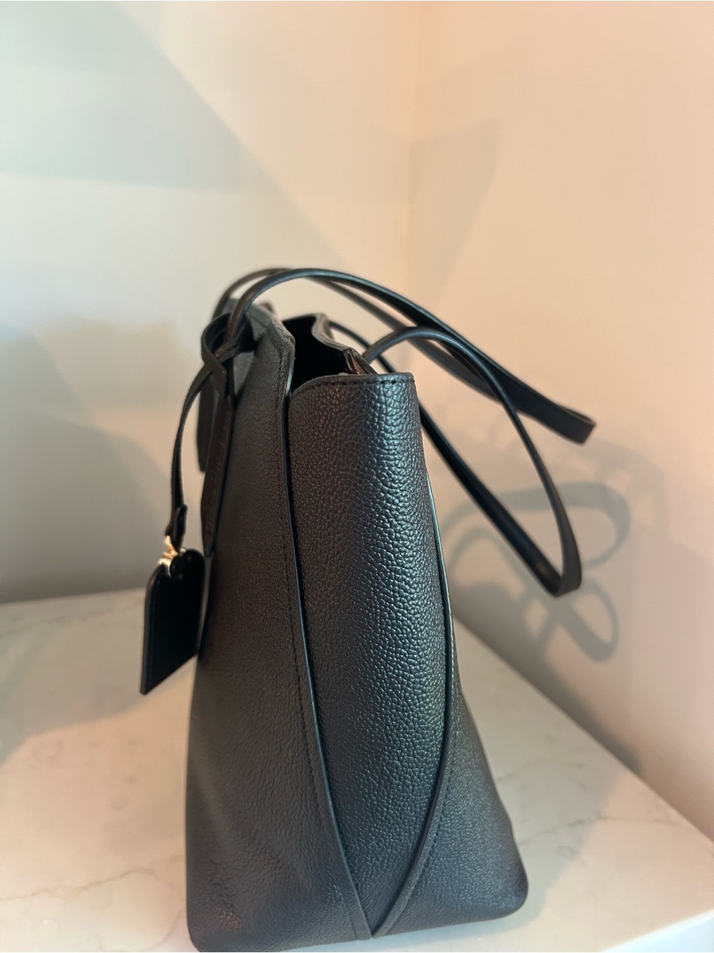 ♠️kate spade Black Pebbled Leather Tote with Charm - Picture 5 of 15
